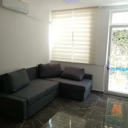 Sunny Paradise, Center Of * سبليت